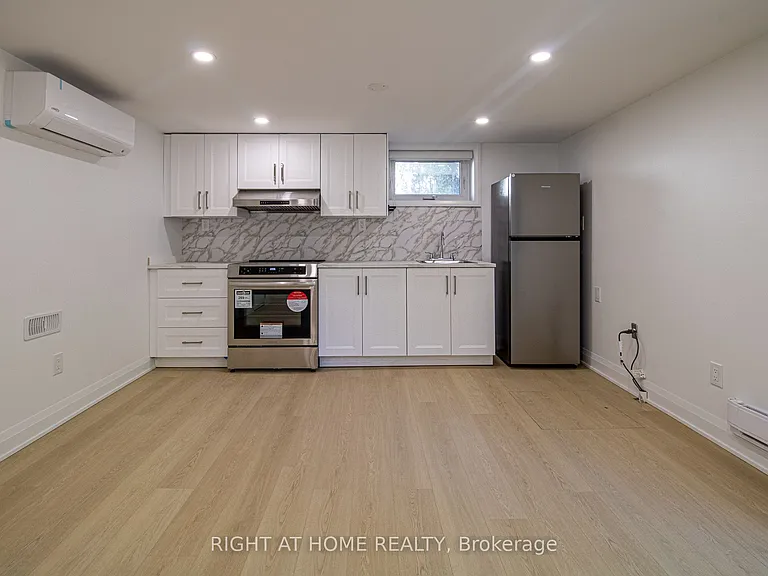 88 Highland Park Blvd — Photo 1