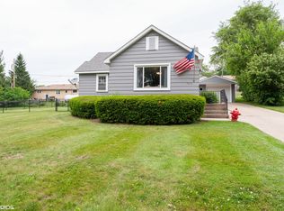7414 Chippewa Dr, Wonder Lake, IL 60097