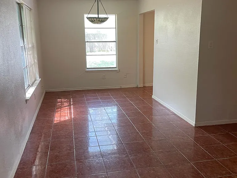 135 Dean St — Photo 2