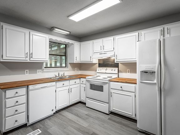 3rd image of 3744 Anderson Ave #3748