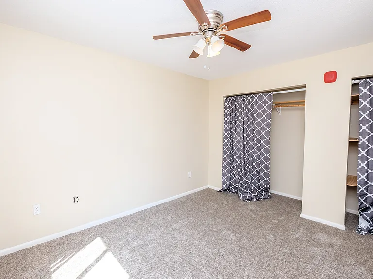 Minnehaha Apartments — Photo 9