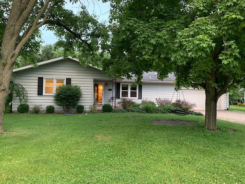 419 Eyer St, Gibson City, IL 60936 Zillow