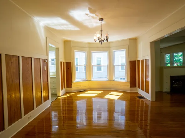 727 Euclid Ave - Available 6/1/27 - First Floor Flat Close to Campus Off Street Parking, 727 Euclid Ave, Syracuse, NY 13210