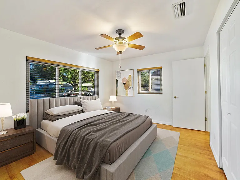 1652 Berkshire Ave — Photo 5