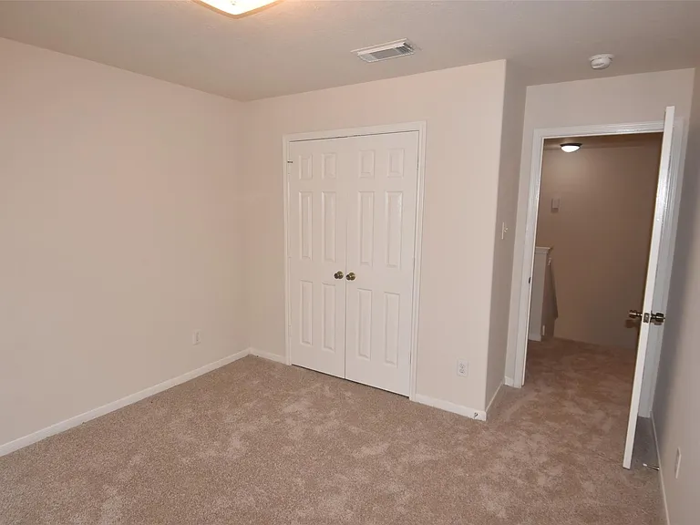 1035 Junction Ct — Photo 12