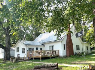 109 S 6th St, New Market, IN 47965