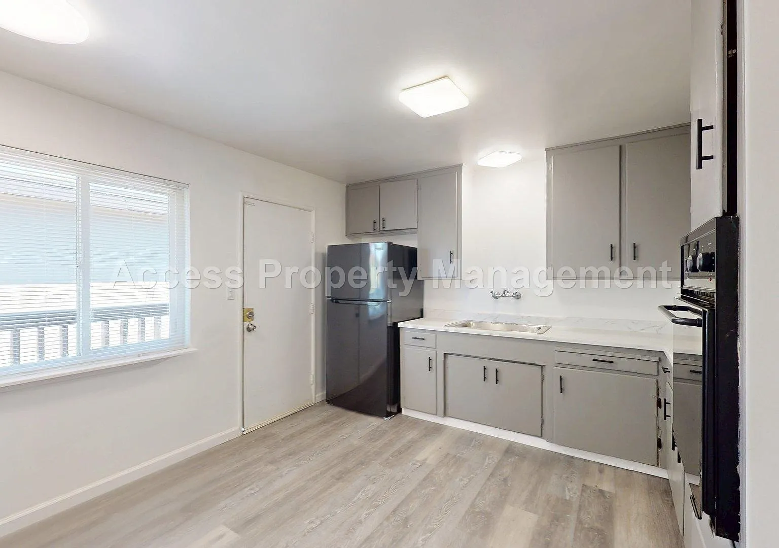 2 bed, 850 sqft, $1,595 — Photo 1