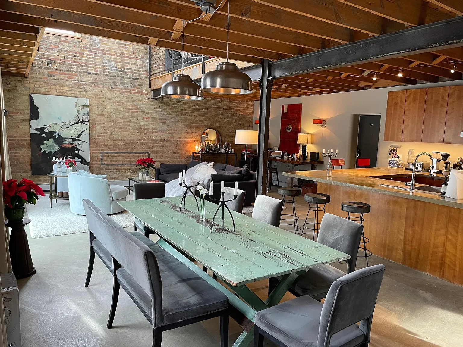 2 bed, 2.5 bath, 2400 sqft, $4,500 — Photo 3