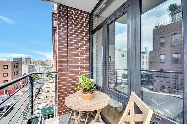 Sold by Compass | media 8