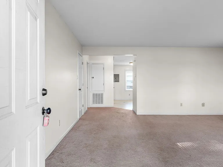 286 Thompsonville Ln #103 — Photo 2