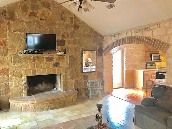 2nd image of 123 Rock Point Dr