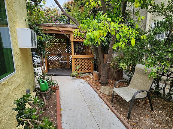 3rd image of 2321 N Beachwood Dr #1/2
