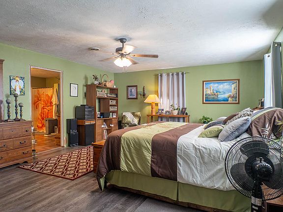 5th image of 405 Green Avenue