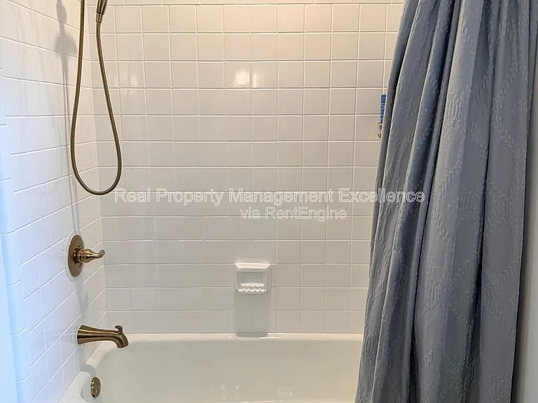 1208 Nottingham Dr — Photo 34