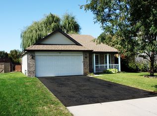 684 Dover Ct, Elgin, IL 60120