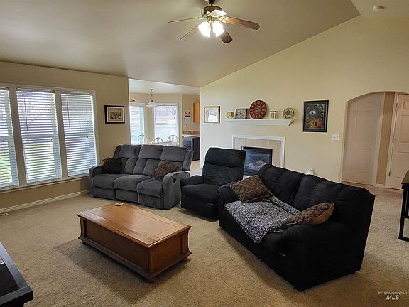 4th image of 1484 Anny Dr W