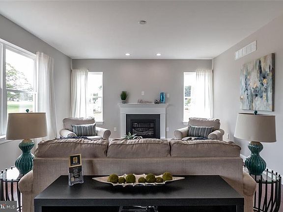 5th image of 1049 Del Dr