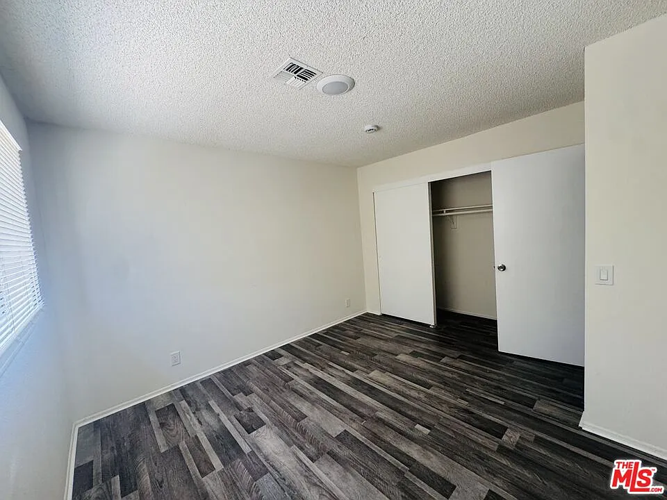 2 bed, 1.5 bath, 985 sqft, $2,200 — Photo 2