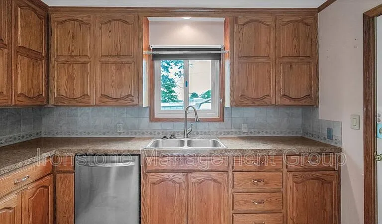 4956 S Maybelle Ave — Photo 4