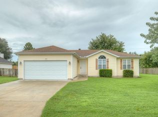 1839 Chickadee Dr, Webb City, MO 64870