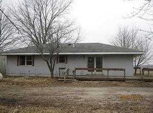 3526 E 900 North Rd, Neoga, IL 62447