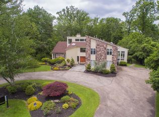 866 Roscommon Rd, Bryn Mawr, PA 19010