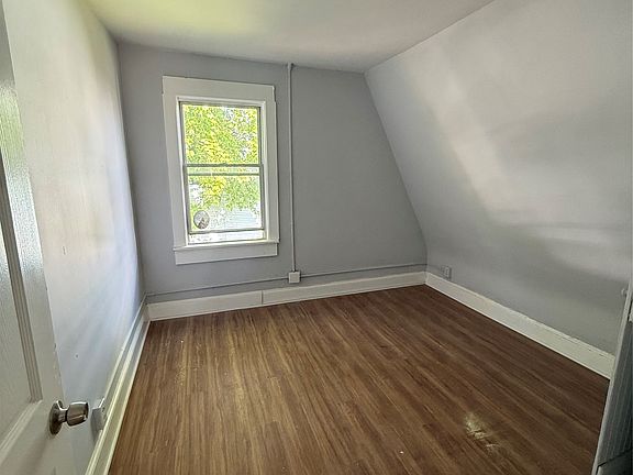 2nd image of 115 W Franklin St