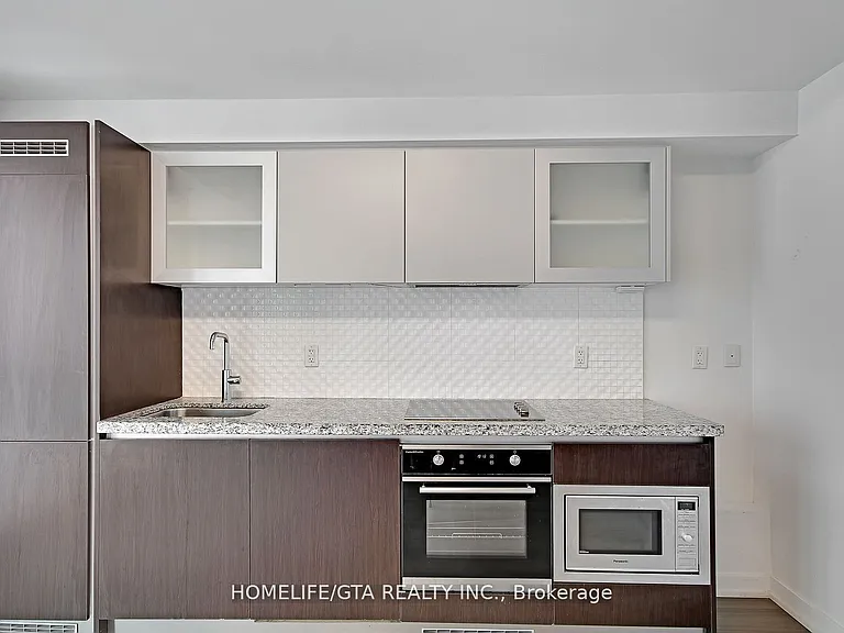 220 George St #506 — Photo 10