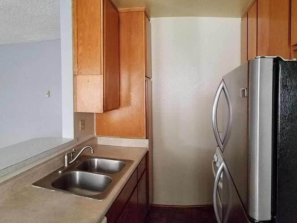1st image of 837 S Ardmore Ave APT 02