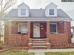 2022 12th St SW, Akron, OH 44314