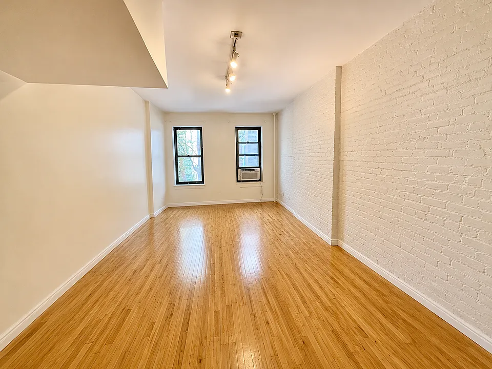 1105 1st Ave #6
