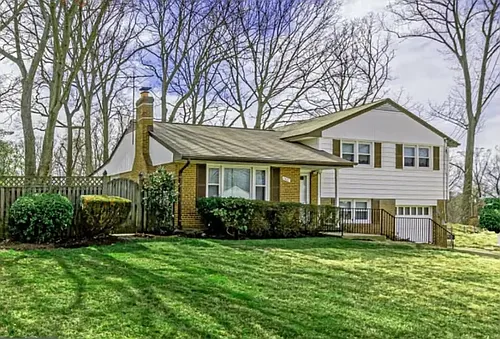 7421 Grace St Photo 1