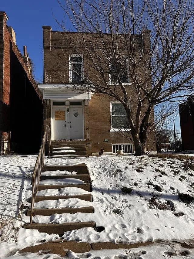 4 bed, 2024 sqft, $950 — Photo 1