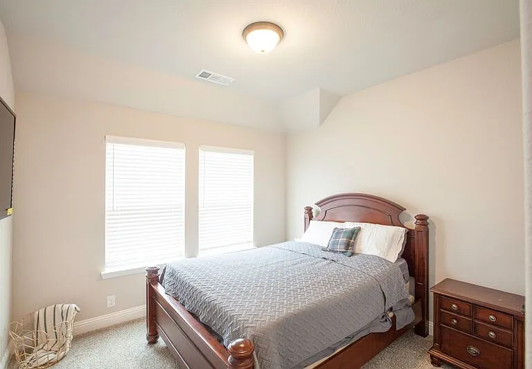 1501 Laurence Ln — Photo 23