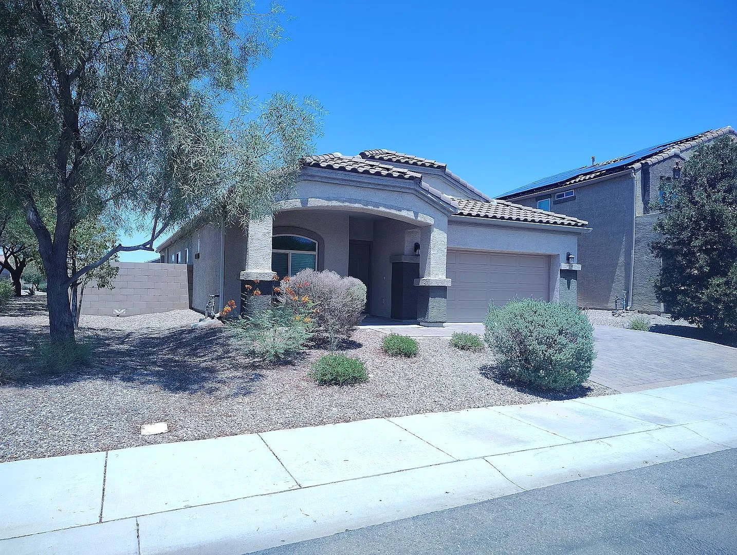 8990 W. Cloudwood Drive (85653) — Photo 2