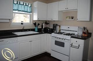 5th image of 439 South St #1