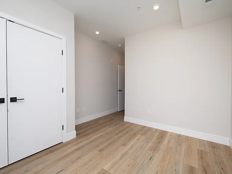935 W Dauphin St #B — Photo 11