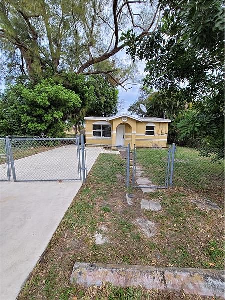 1st image of 20 NW 9th Ave