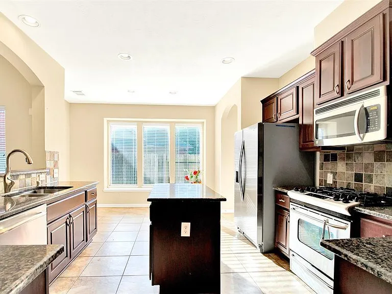 25431 Hall Meadow Ln — Photo 11