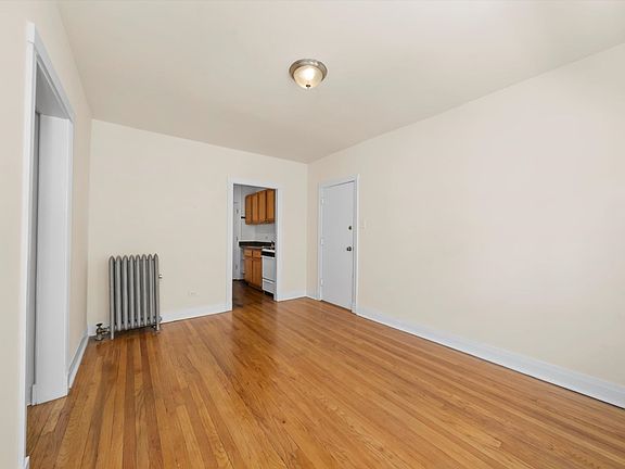 4th image of 2647-53 N Spaulding Ave #2647-2E