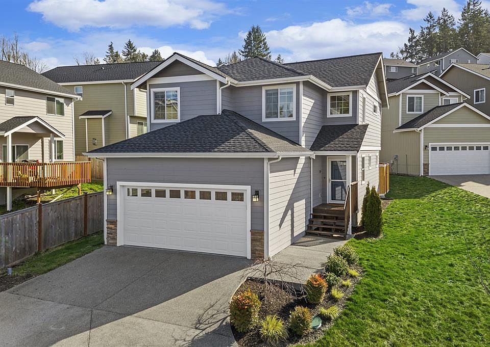 1st image of 738 Courage Ct SE