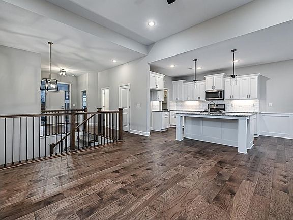 2nd image of 15601 Austin Ct
