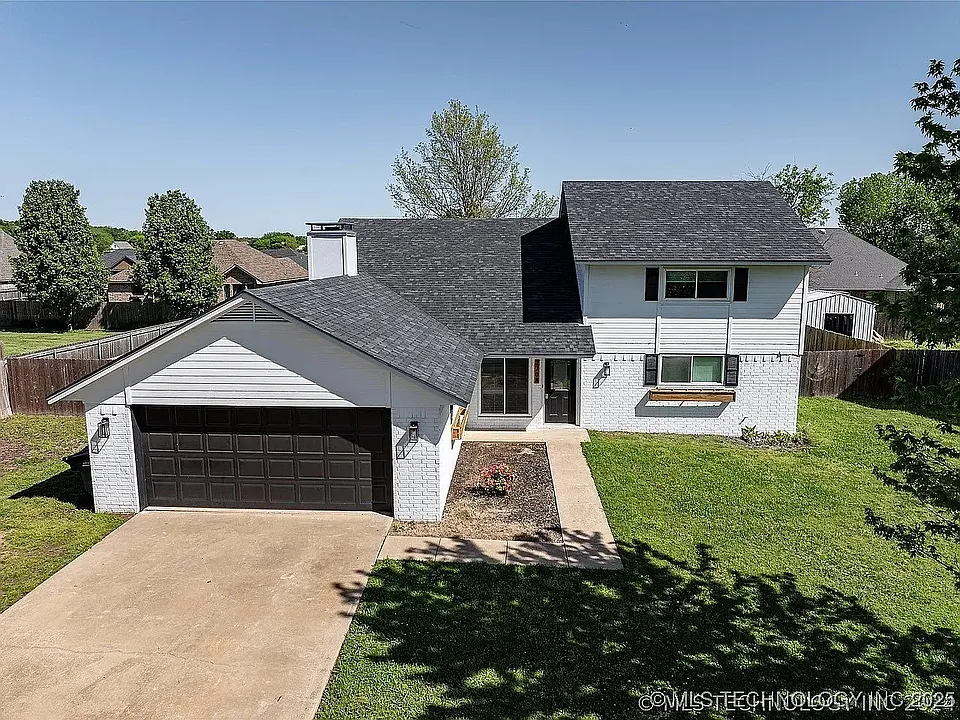 2708 Little John Dr