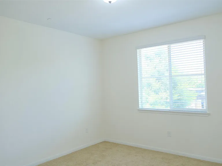 2880 Donnell Dr #801 — Photo 15