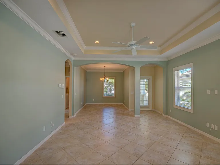 4910 Newport News Cir — Photo 17