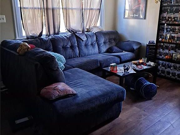 5th image of 804 Kenwood Ave