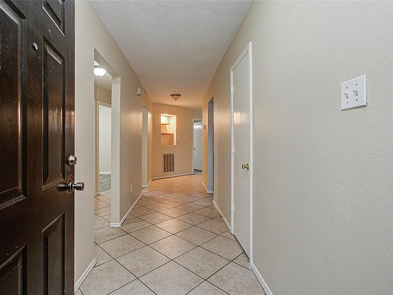 16835 Carbridge Dr — Photo 6