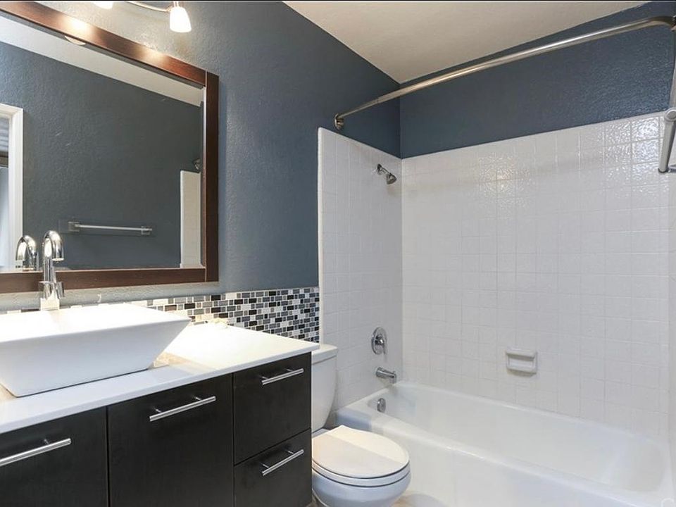 2nd image of 21372 Brookhurst St #18