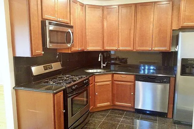 Fairfield Townhouse at Woodmere — Photo 6