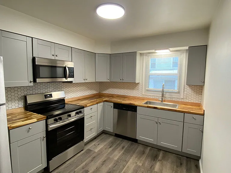 10 W Beale Ave #B — Photo 6